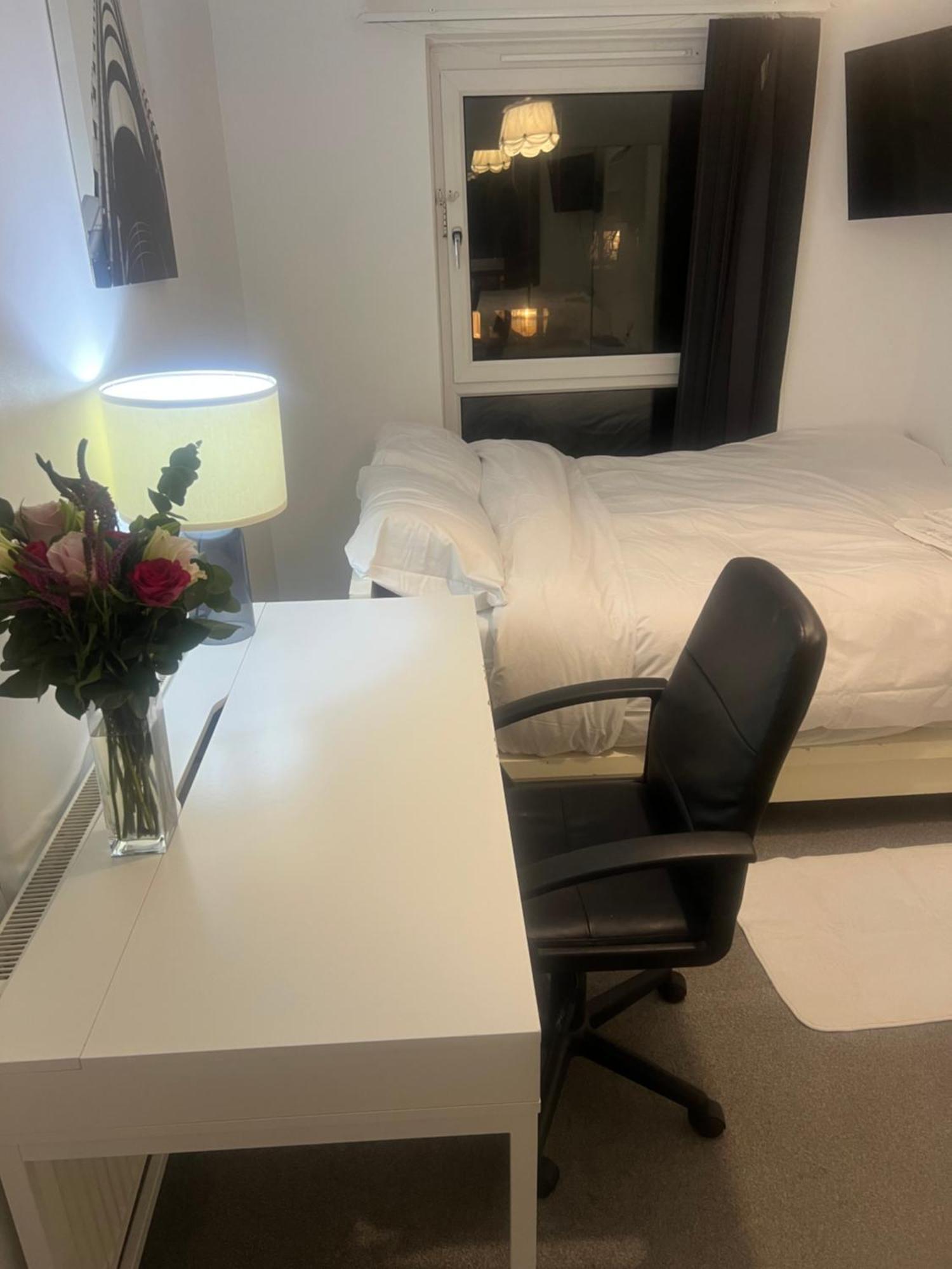 Cosy Near Angel & Kings Cross Station Private Management Two Shared Bathroom Guest house